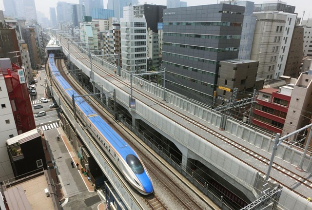 Trecho da Ueno-Tokyo Line entre Akihabara e Kanda