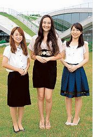 Da esq. p/ dir., Rie, Tiemi e Yoko. Foto: Jornal Toyama