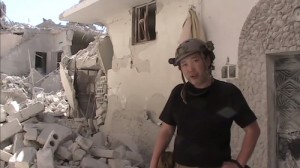 Haruna Yukawa, em cena gravada na Síria. Imagens tiradas do Youtube