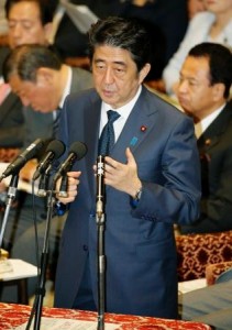 Primeiro-ministro Shinzo Abe justifica que prefere ficar em sua residência por motivo de saúde. Foto: Kyodo