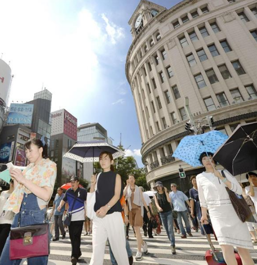 Cena nas ruas de Ginza na tarde do dia 17. Foto: Mainichi