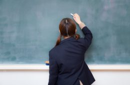 Ter cabelos claros é proibido nas escolas do Japão?